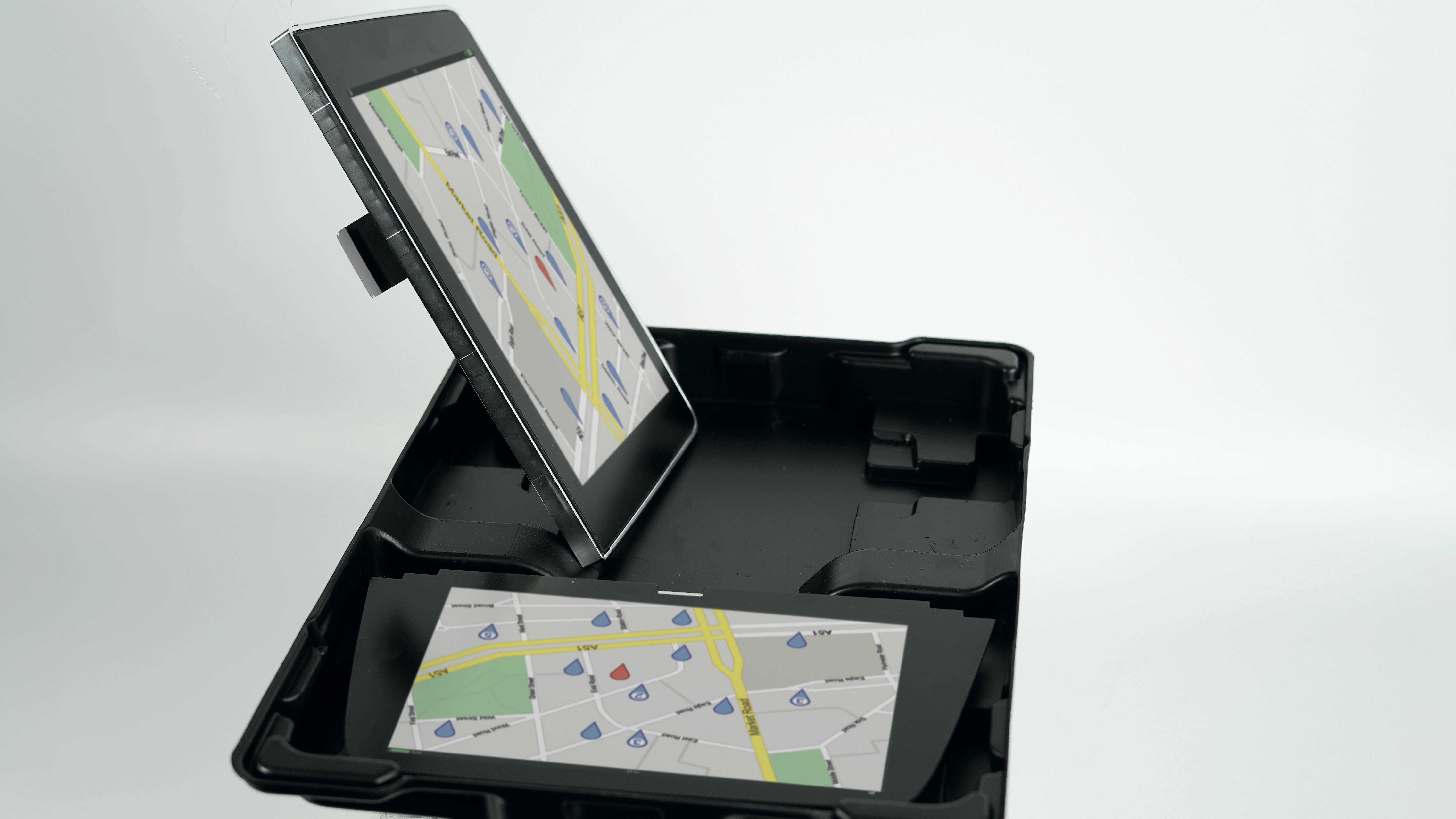 plateau en plastique thermoformé pour conditionnement de GPS pour automobile	