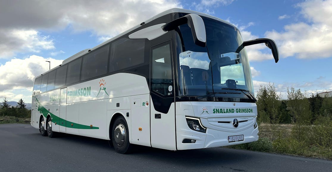 Mercedes-Benz-hópferðabíll-snæland-grímsson