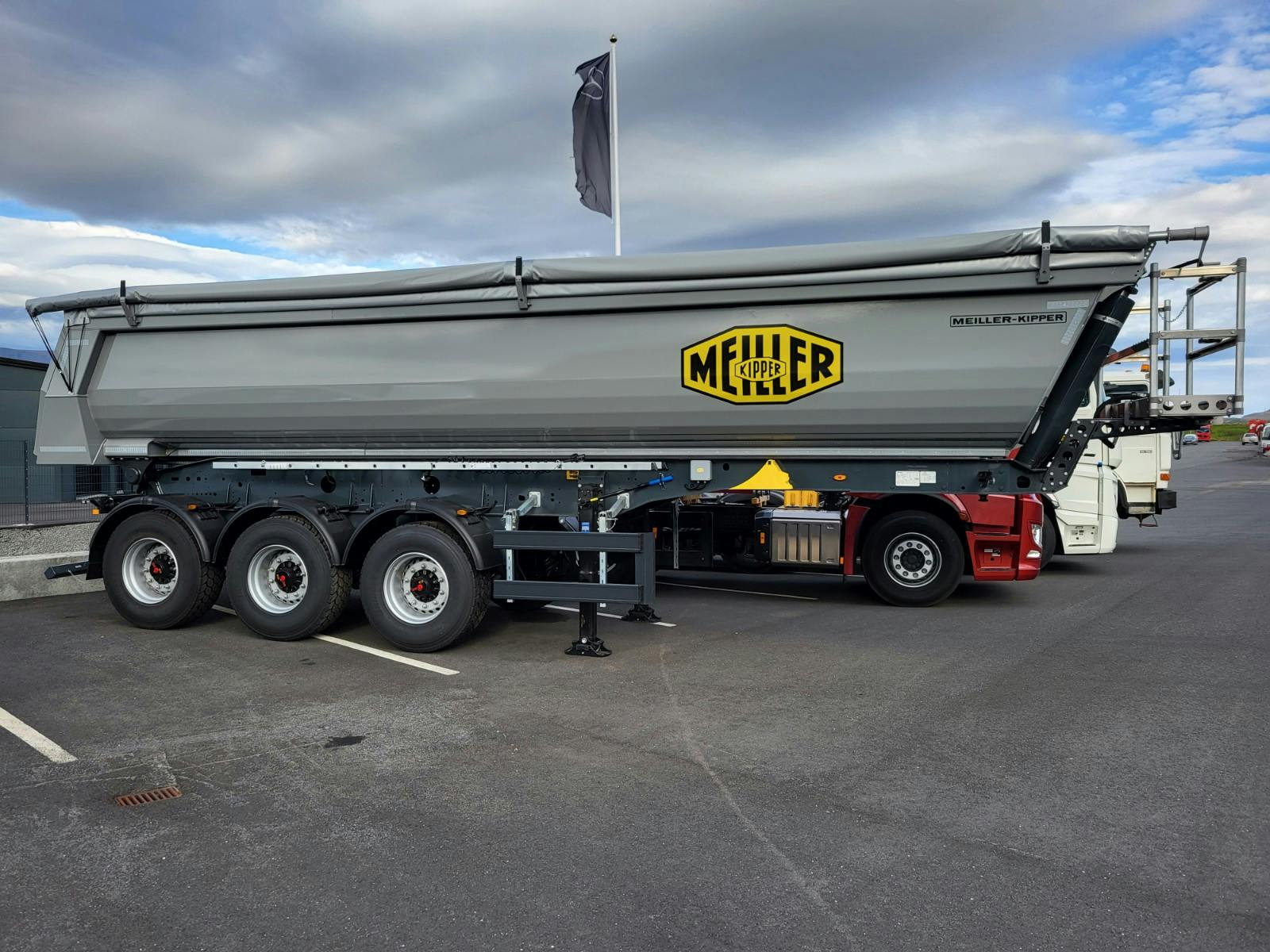 Meiller aftanívagn á Íslandi