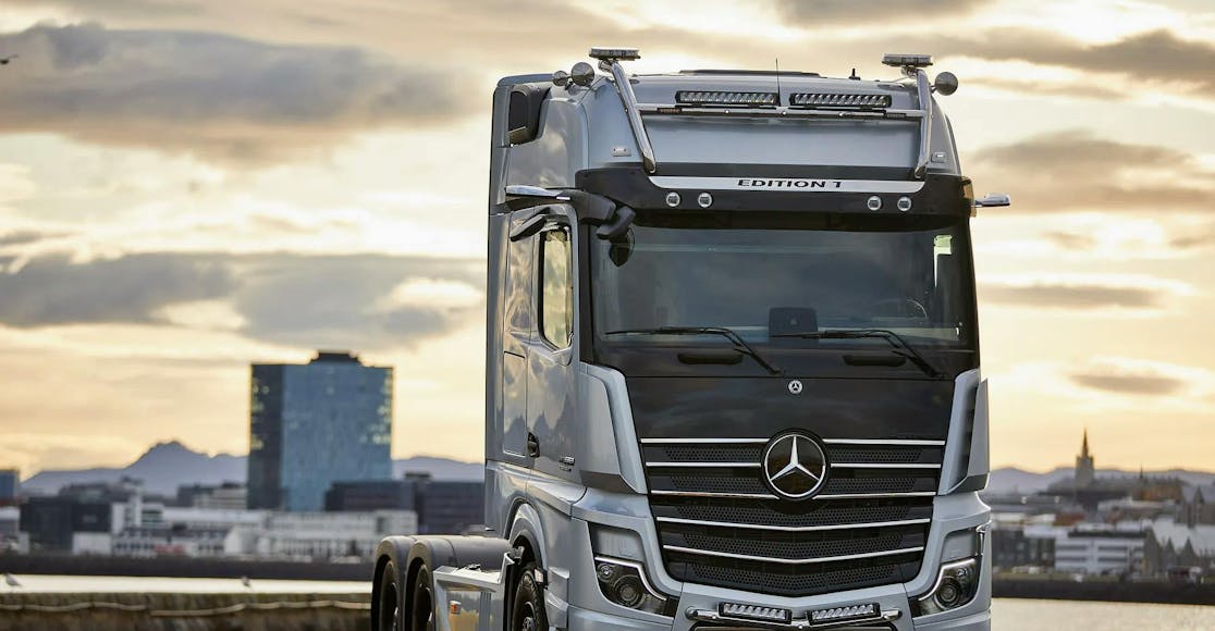 Actros á Reykjavíkurhöfninni