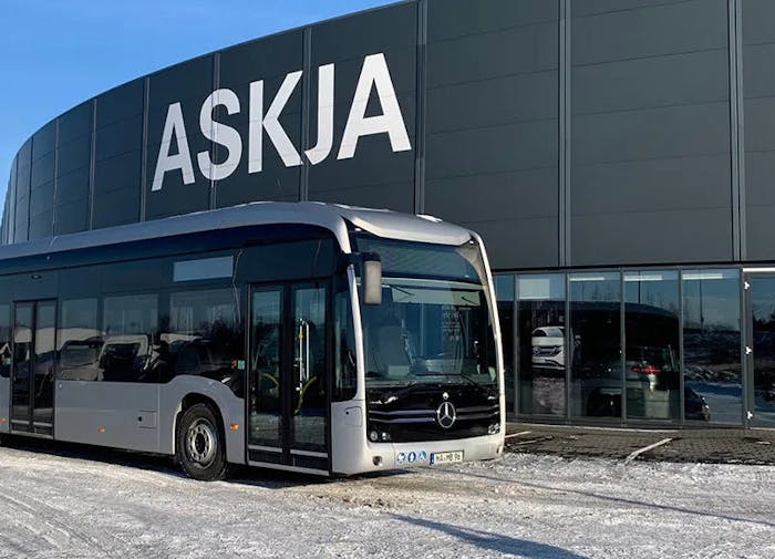 Mercedes-Benz Citaro fyrir utan Öskju