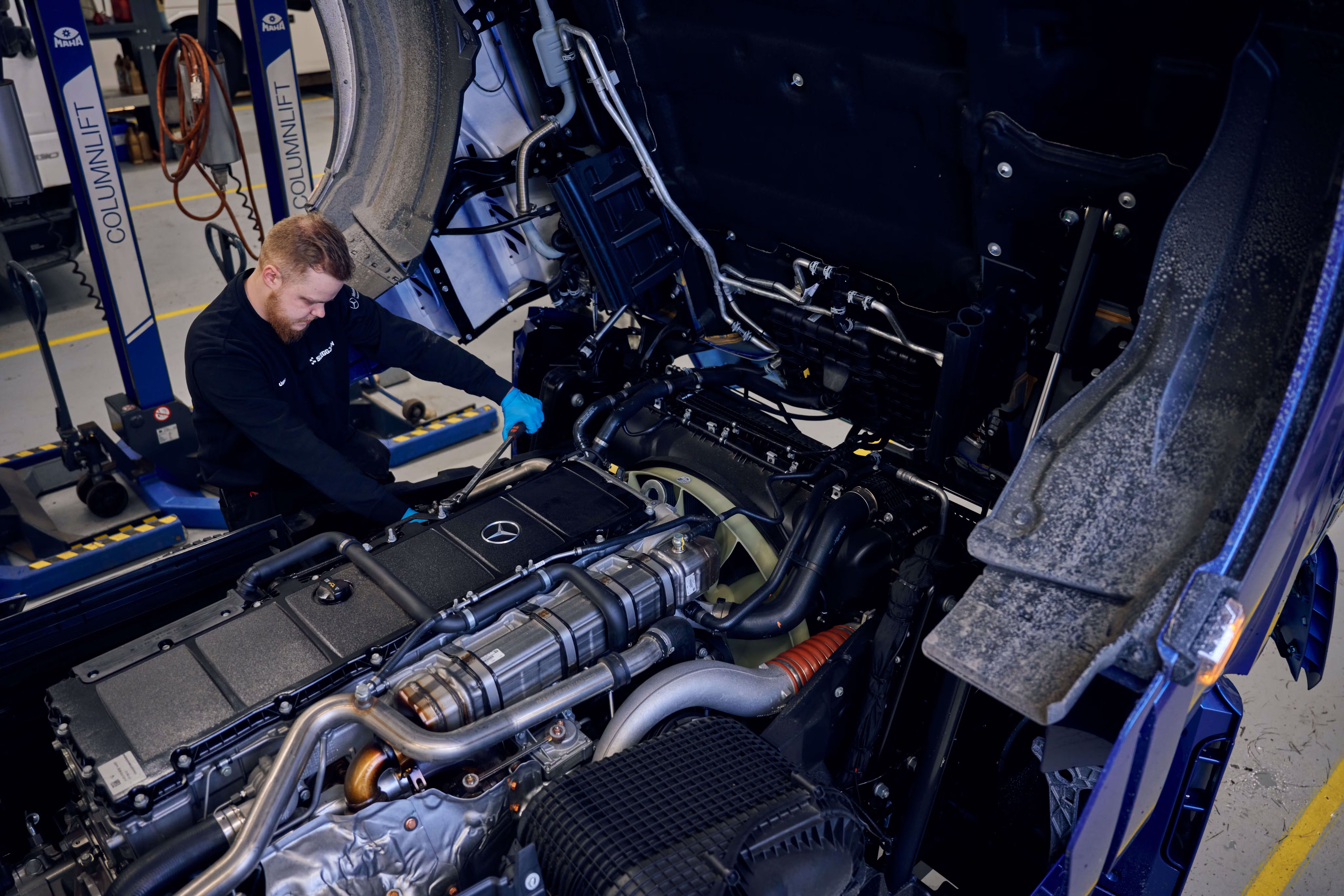 Kvöldþjónusta fyrir Mercedes-Benz vörubíla hópferðabíla rútur og atvinnubíla