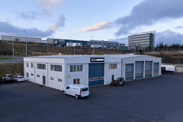 Landfari þjónustuverkstæði Klettagarðar 5 í Reykjavík. Mynd af húsnæði Landfara.