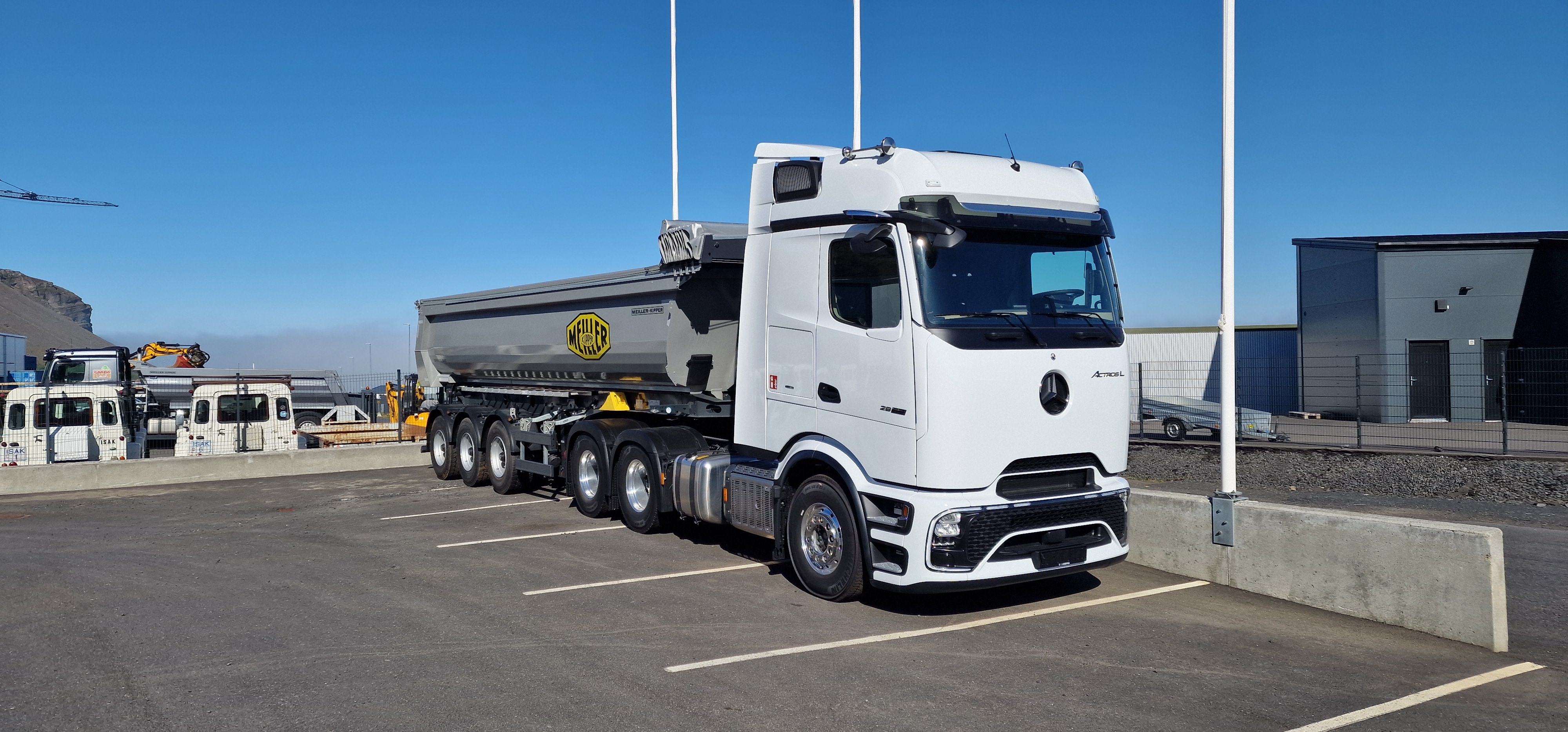 Mercedes-Benz Actros 2663 kyrrstæður, séð á hlið