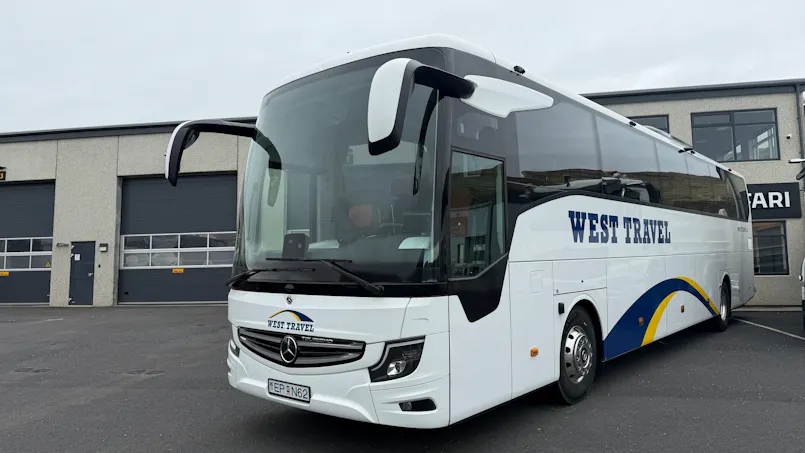 Tourismo West Travel séð að utan