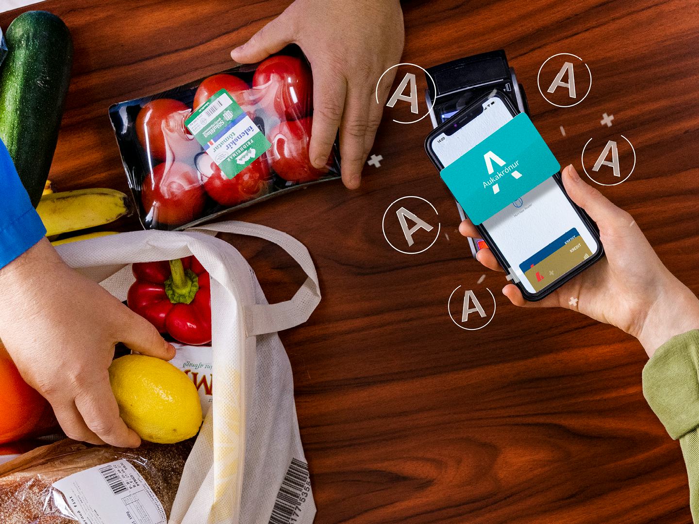 Borgað með Aukakrónum í matvöruverslun