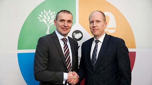 Forseti Íslands, Guðni Th. Jóhannesson og Hreiðar Bjarnason, framkvæmdastjóri Fjármála og staðgengill bankastjóra Landsbankans.