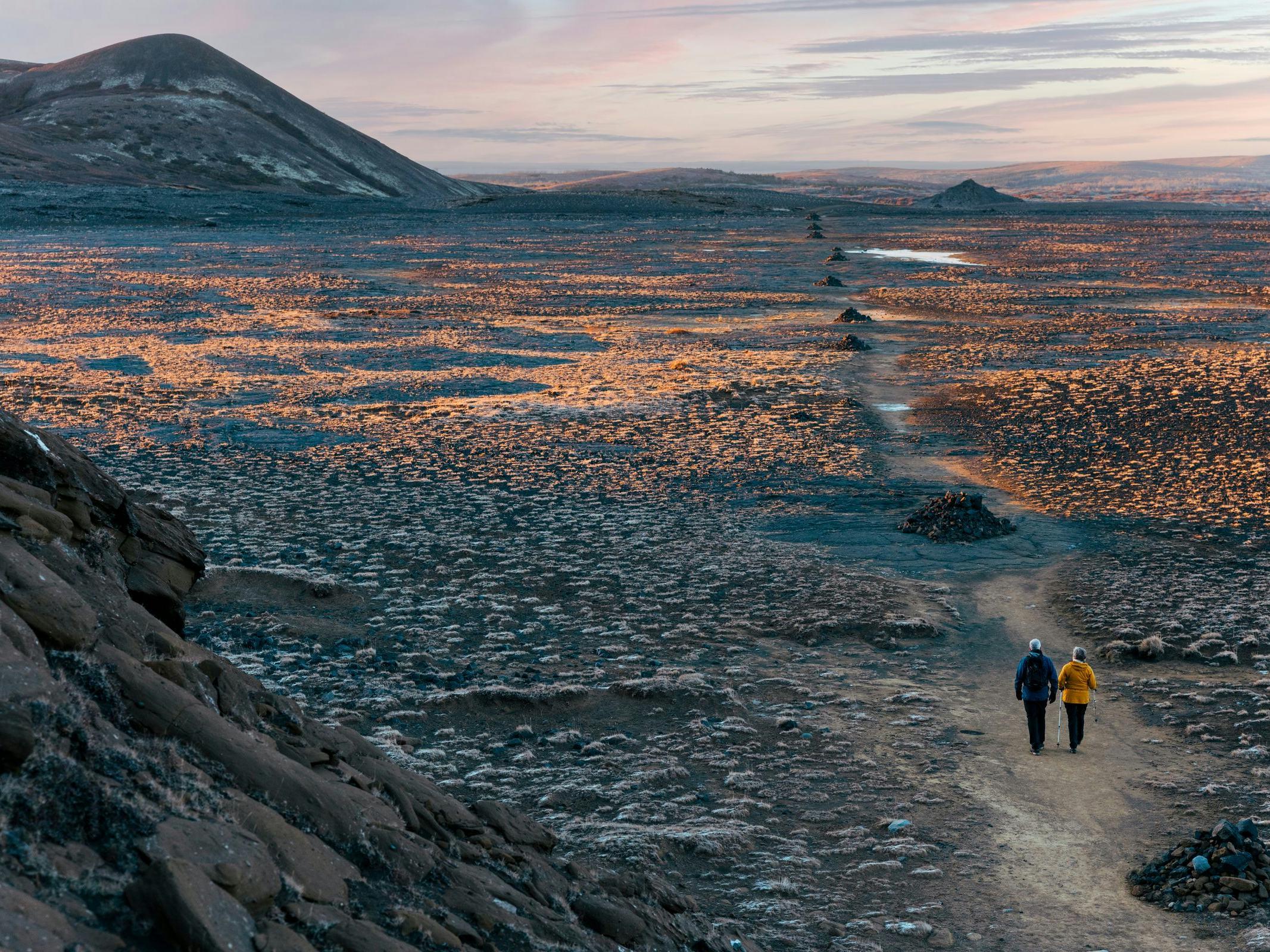 Fólk að ganga við Helgafell