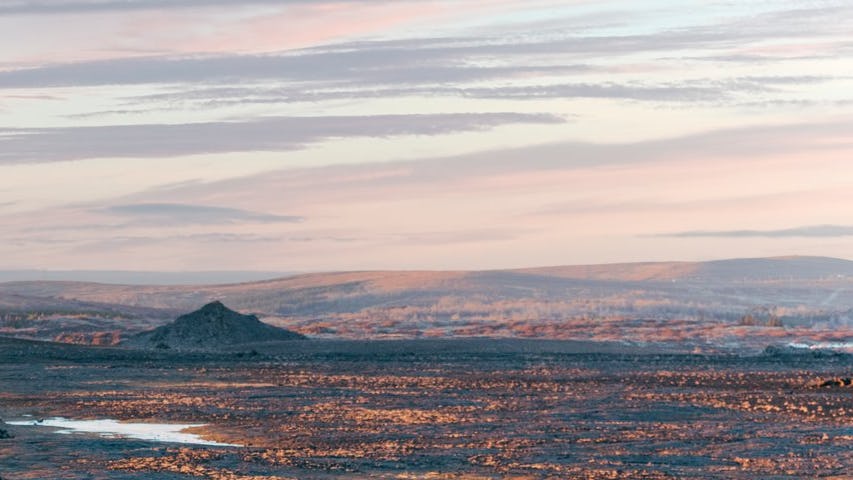 Fólk að ganga við Helgafell