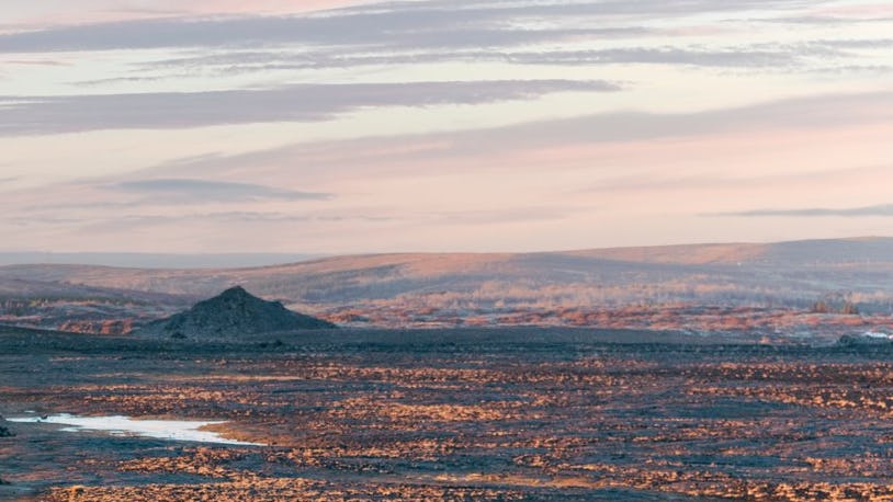 Fólk að ganga við Helgafell