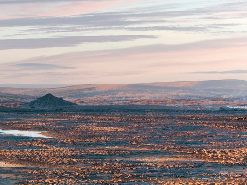 Fólk að ganga við Helgafell