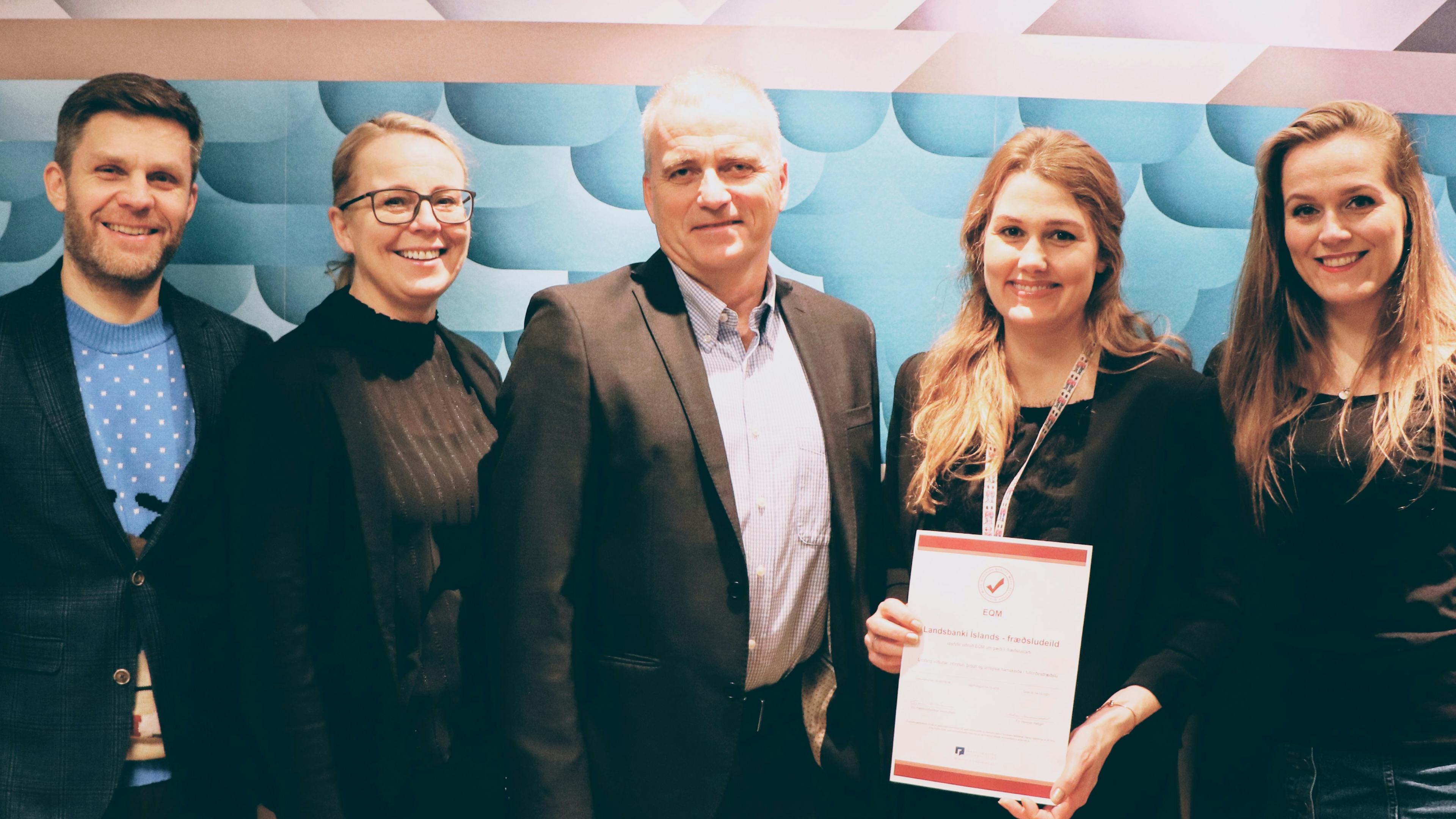 Staðfesting á vottun afhent