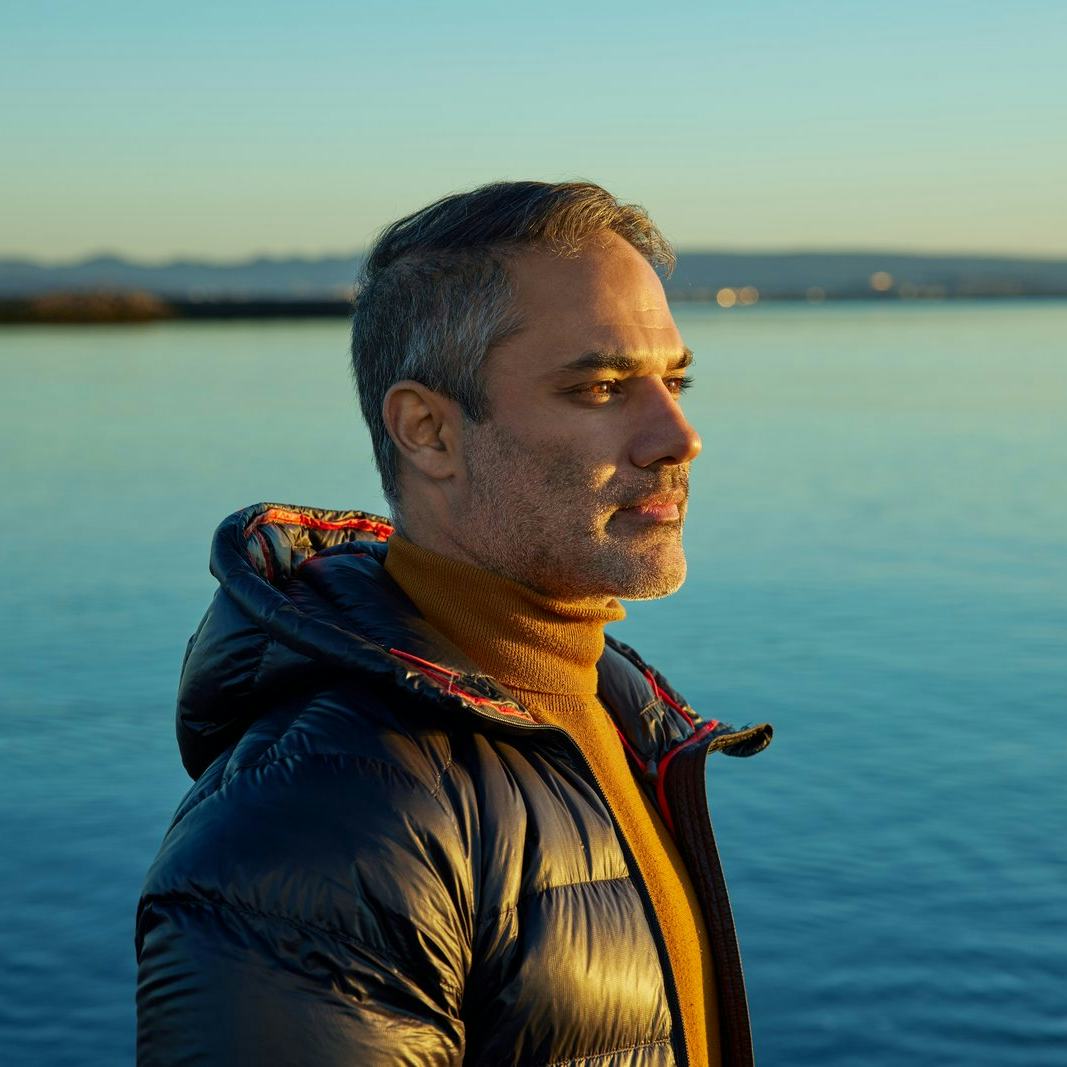 Maður úti í náttúru