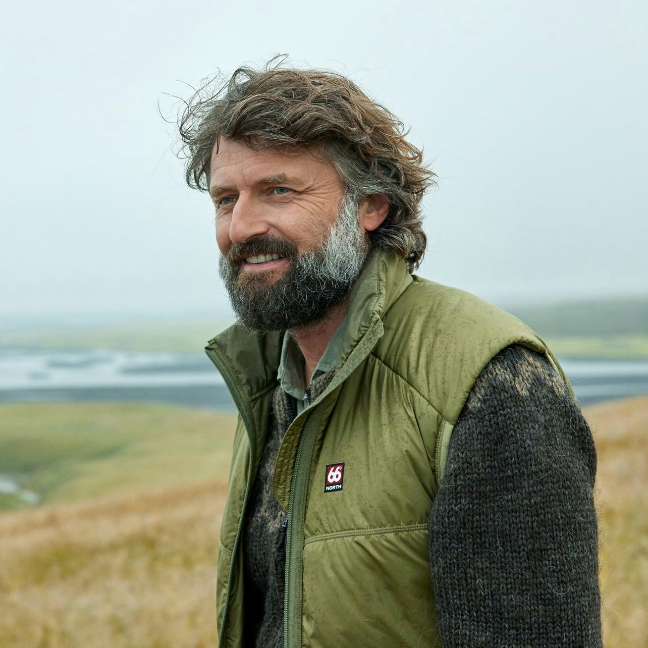 Maður úti í náttúru