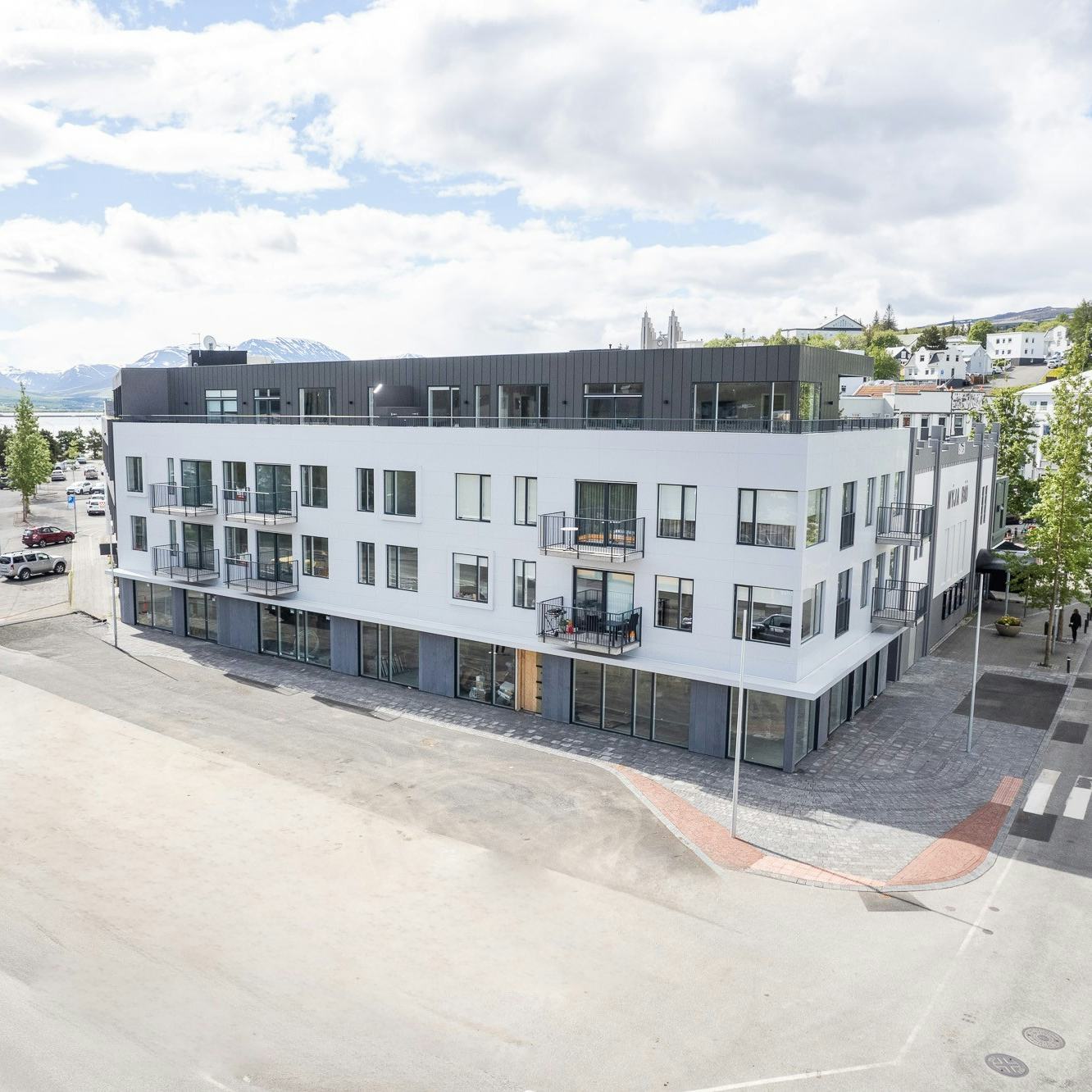 Útibúið á Akureyri, Hofsbót 2