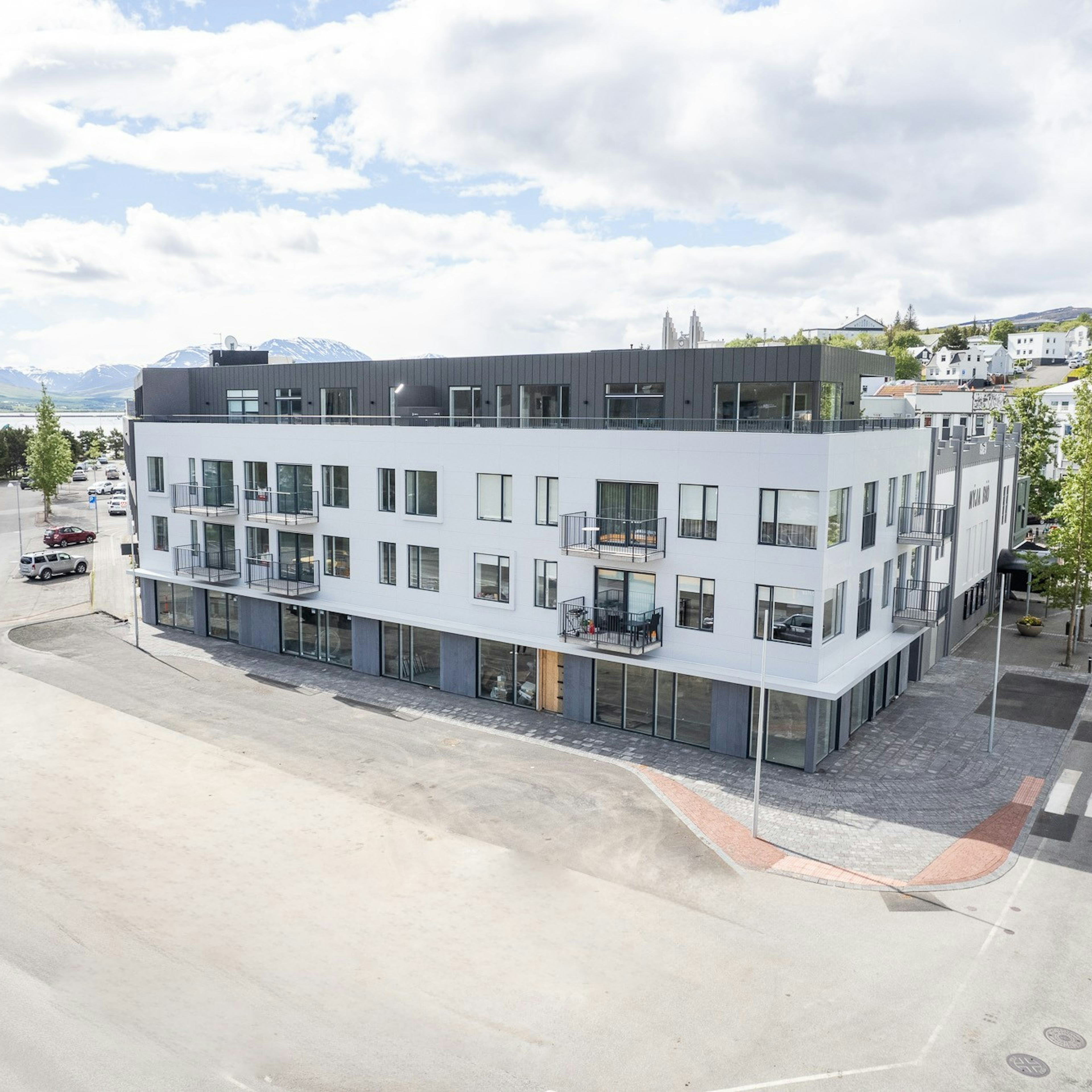 Útibúið á Akureyri, Hofsbót 2