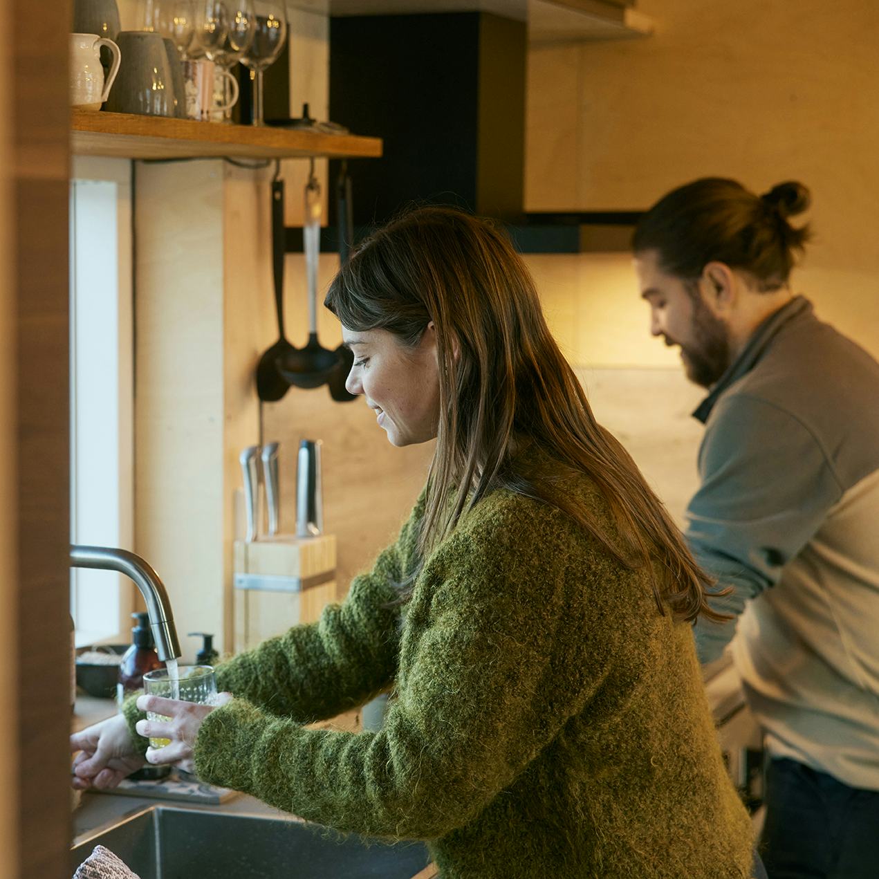 Fólk í sumarbústað