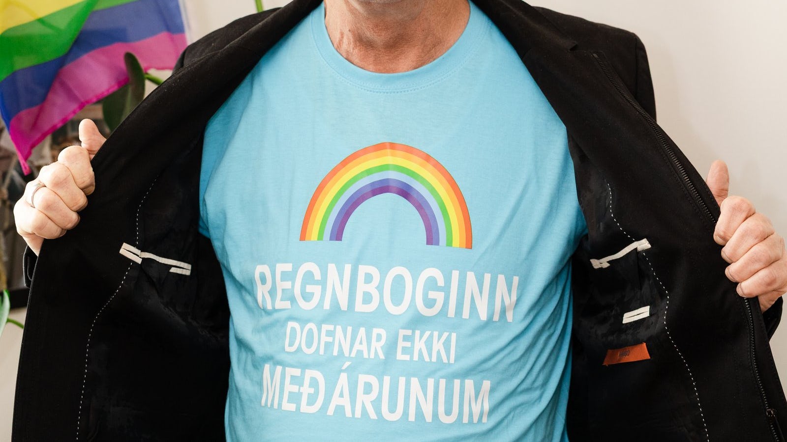 Regnboginn dofnar ekki með árunum