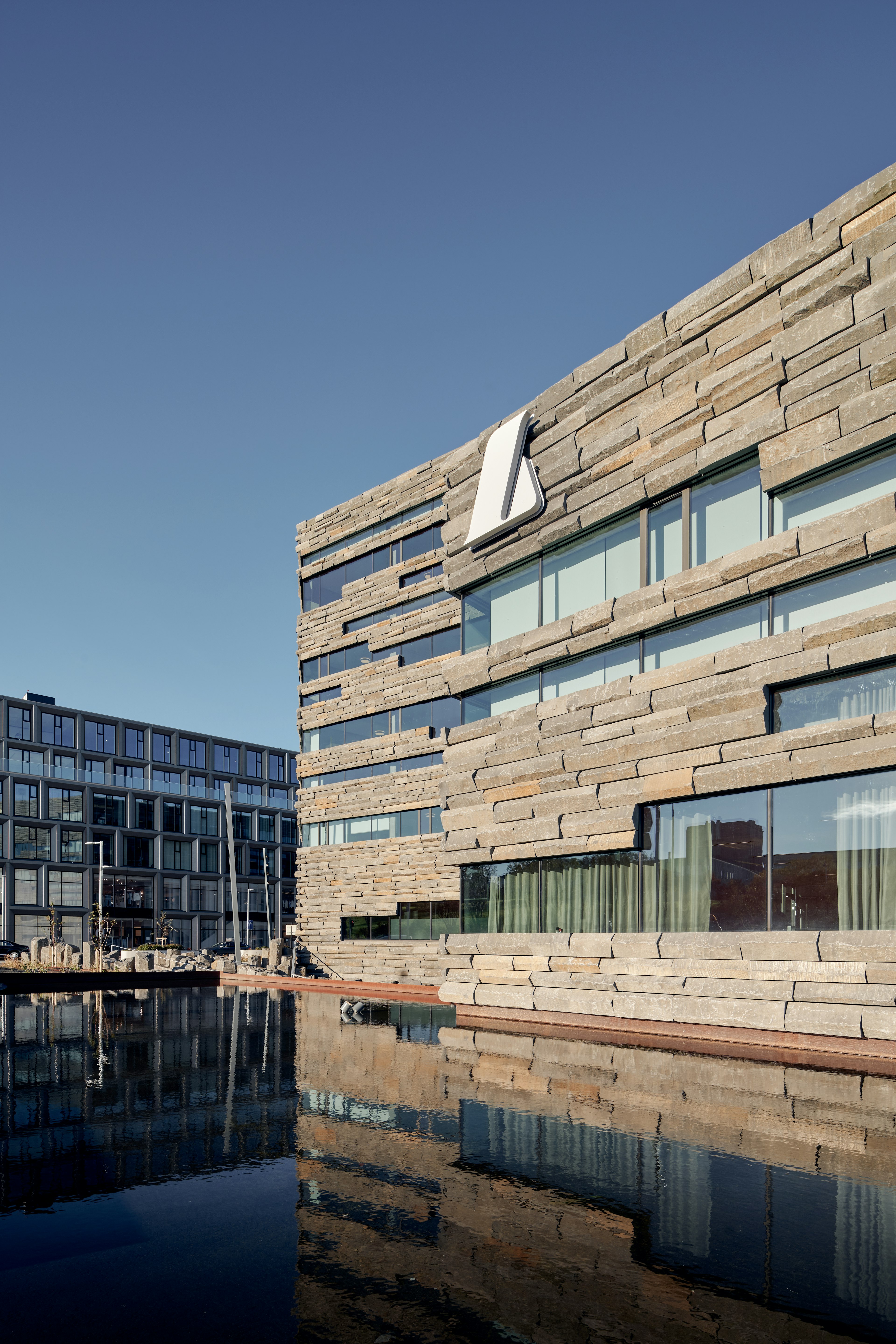 - home Images High Quality Grahic Landsbankinn and TM are better together! - Landsbankinn.is