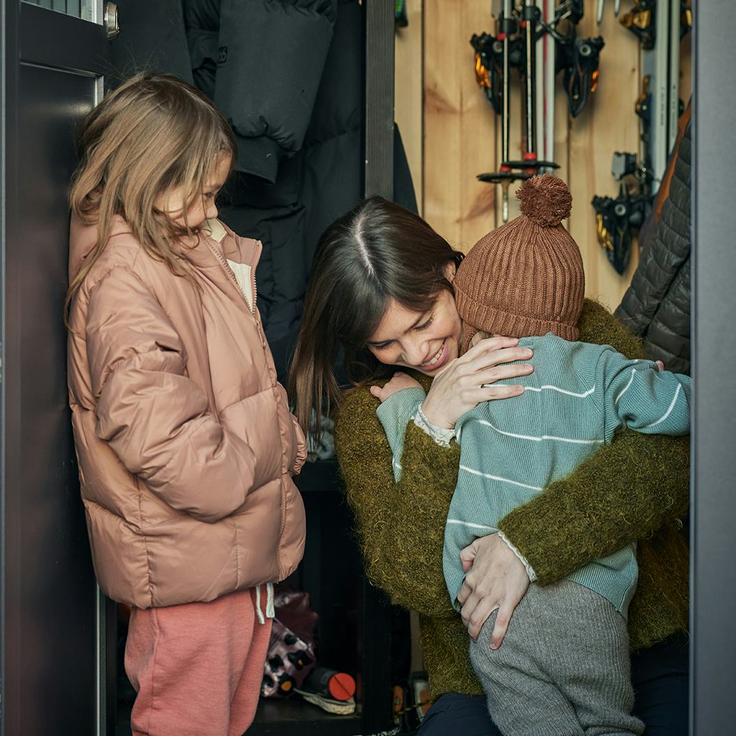 Fjölskylda í sumarbústað