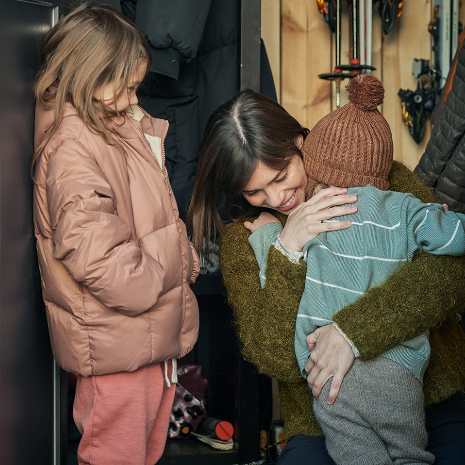 Fjölskylda í sumarbústað