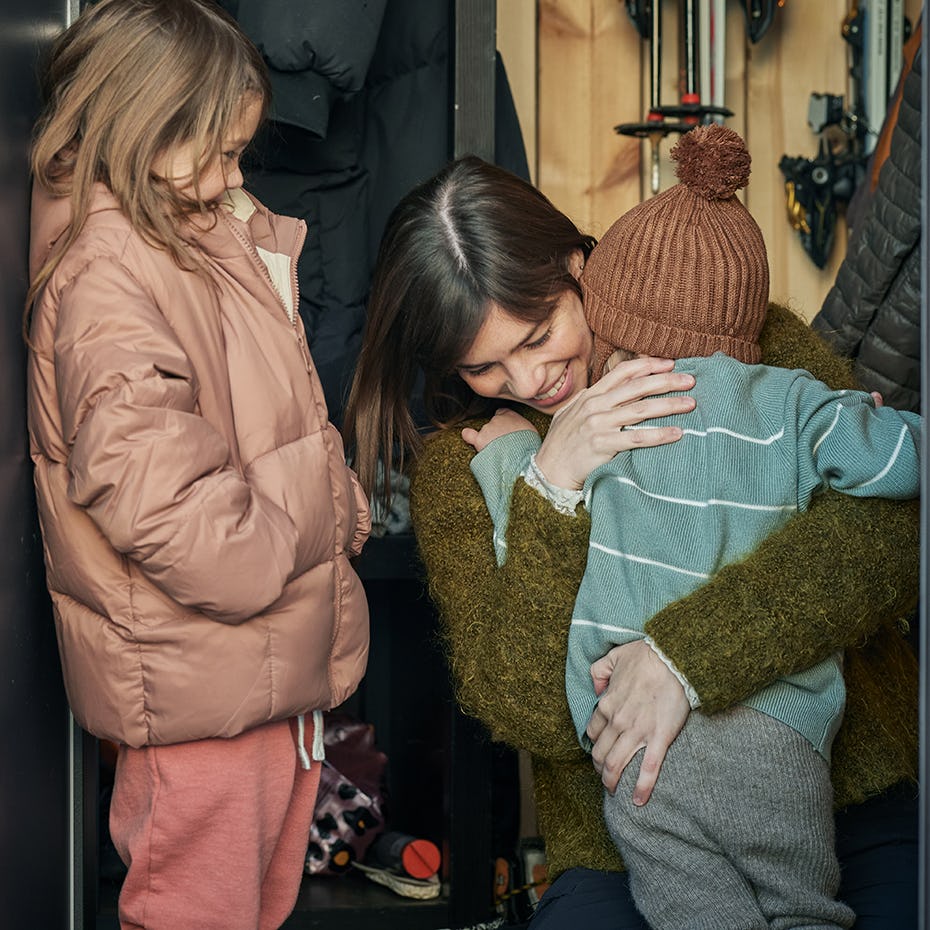 Fjölskylda í sumarbústað