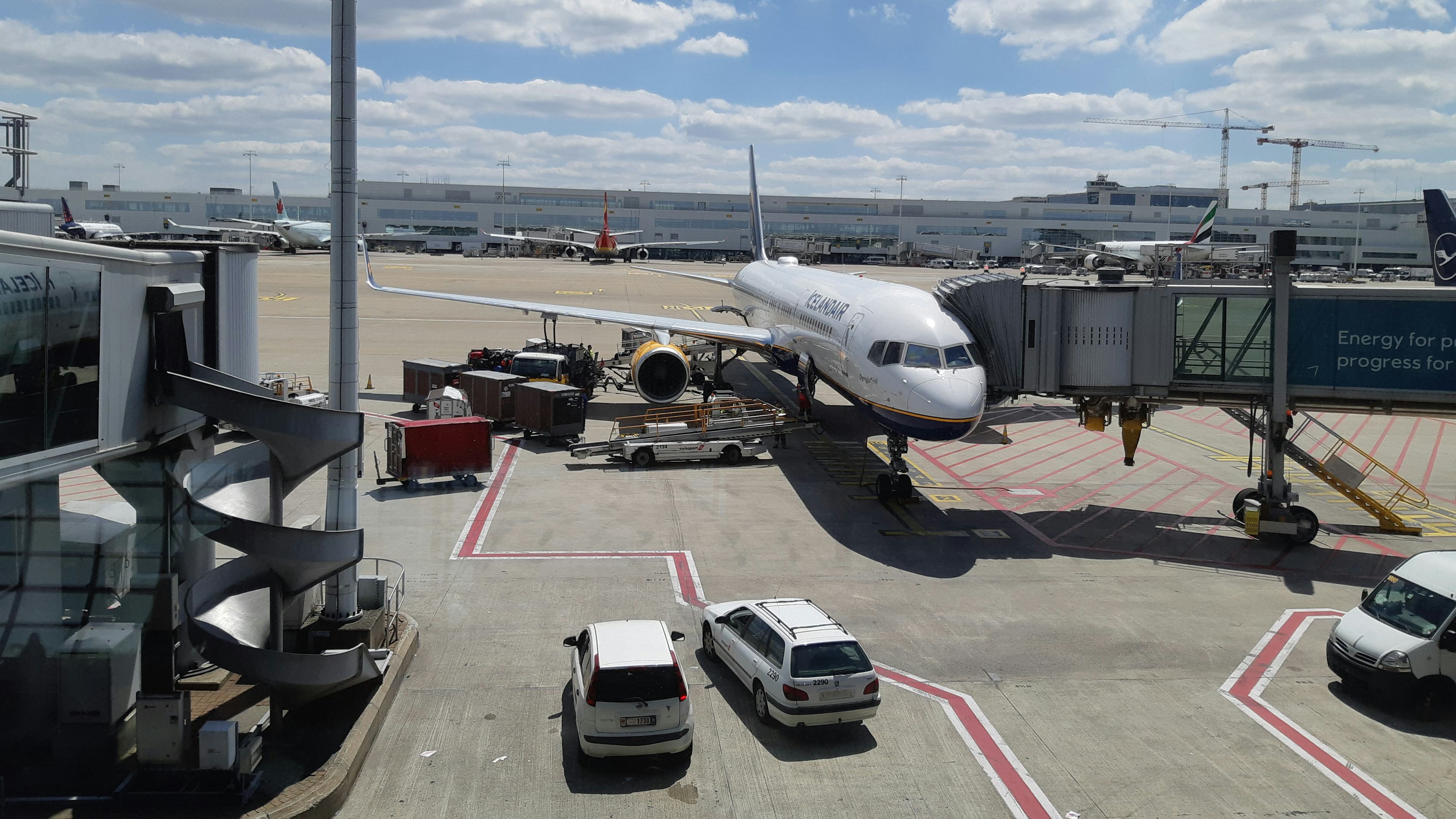 Flugvél á flugvelli