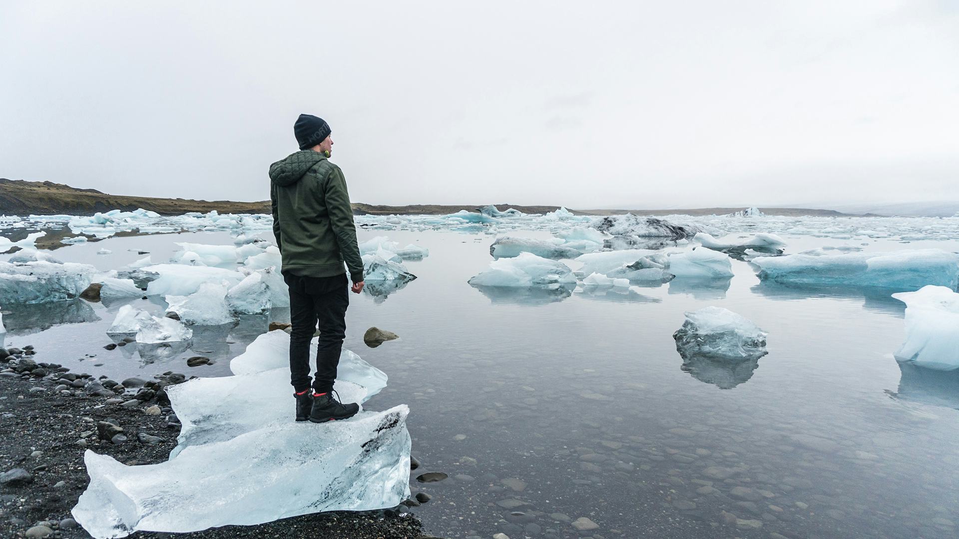 Ferðamaður á ísjaka