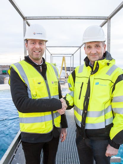 Halldór Ólafur Halldórsson Chairman Landeldi and Hördur Arnarson CEO Landsvirkjun signed the companies‘ Green Power Purchase Agreement