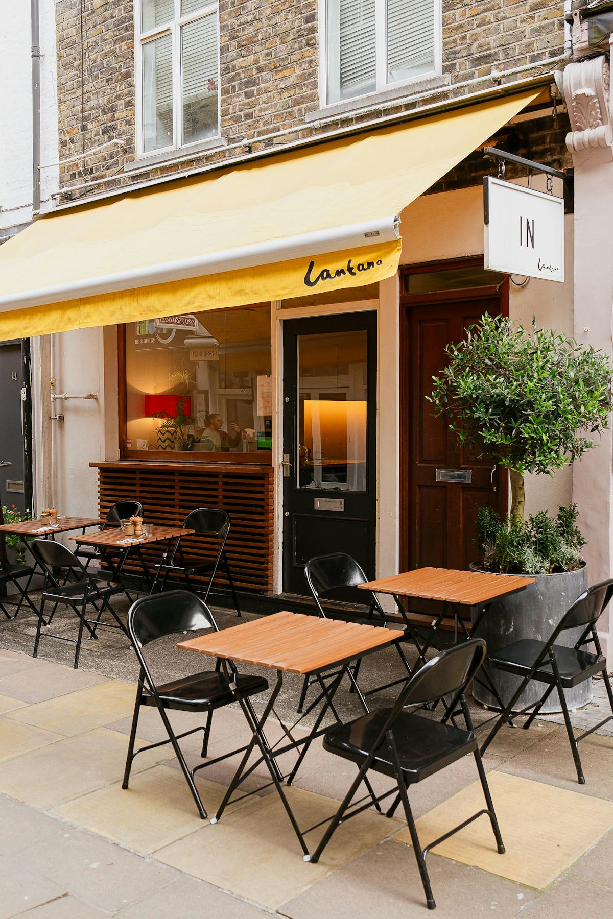 Lantana Fitzrovia Cafe Outside