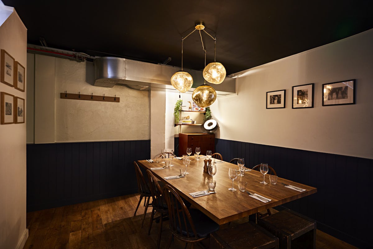 Lantana Fitzrovia Captains Table