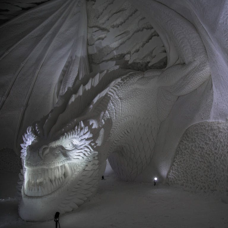 Visit igloos, snowhotels and ice castles. 
