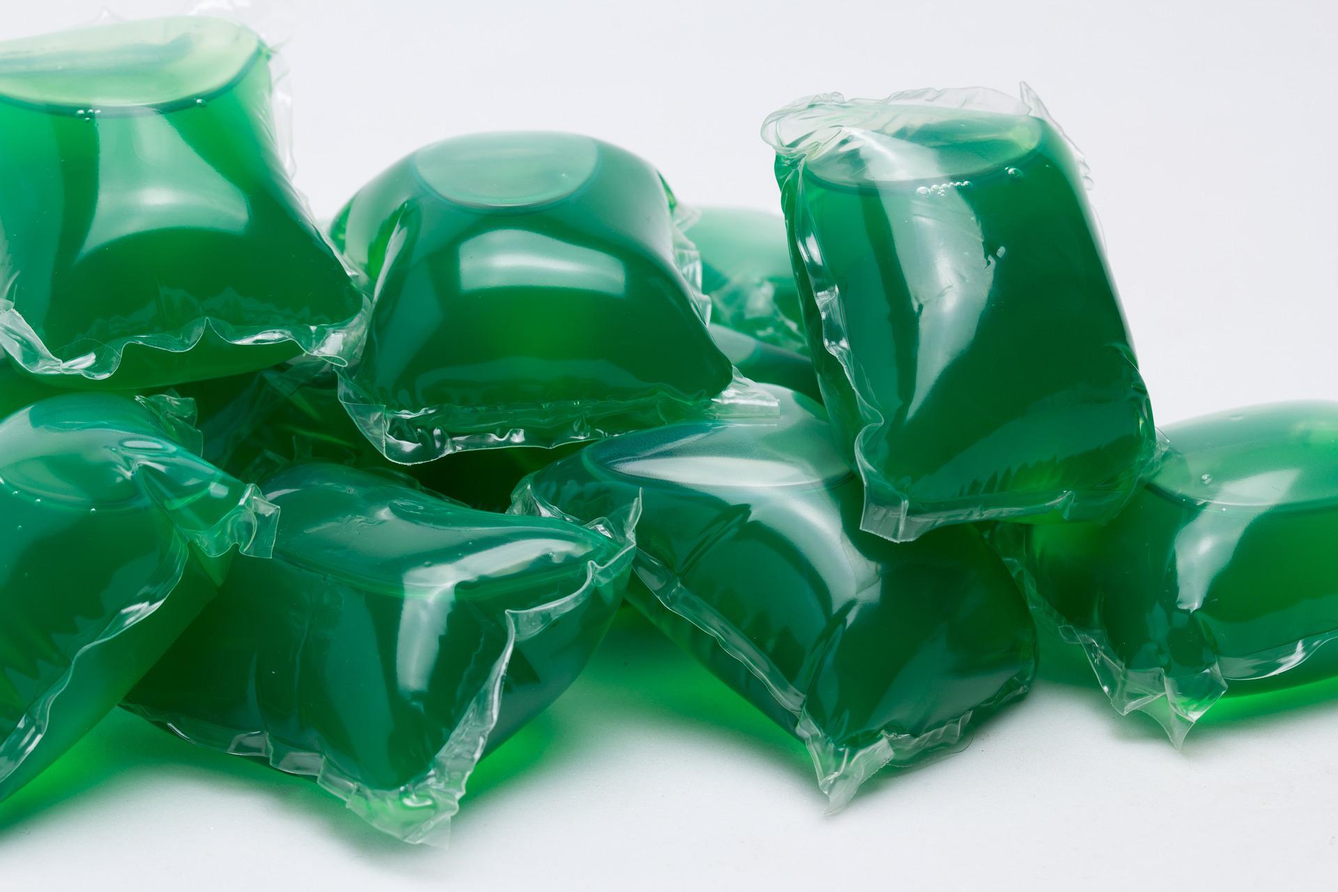 Green laundry detergent pods