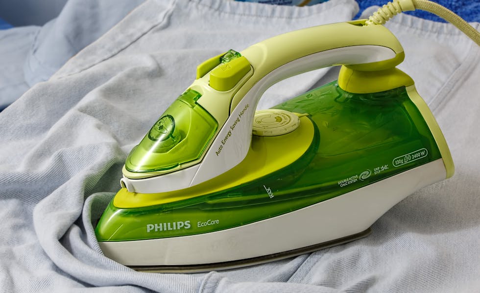 How to Iron Clothes Without An Ironing Board