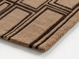 A close up shot of Lavor Ombra rug