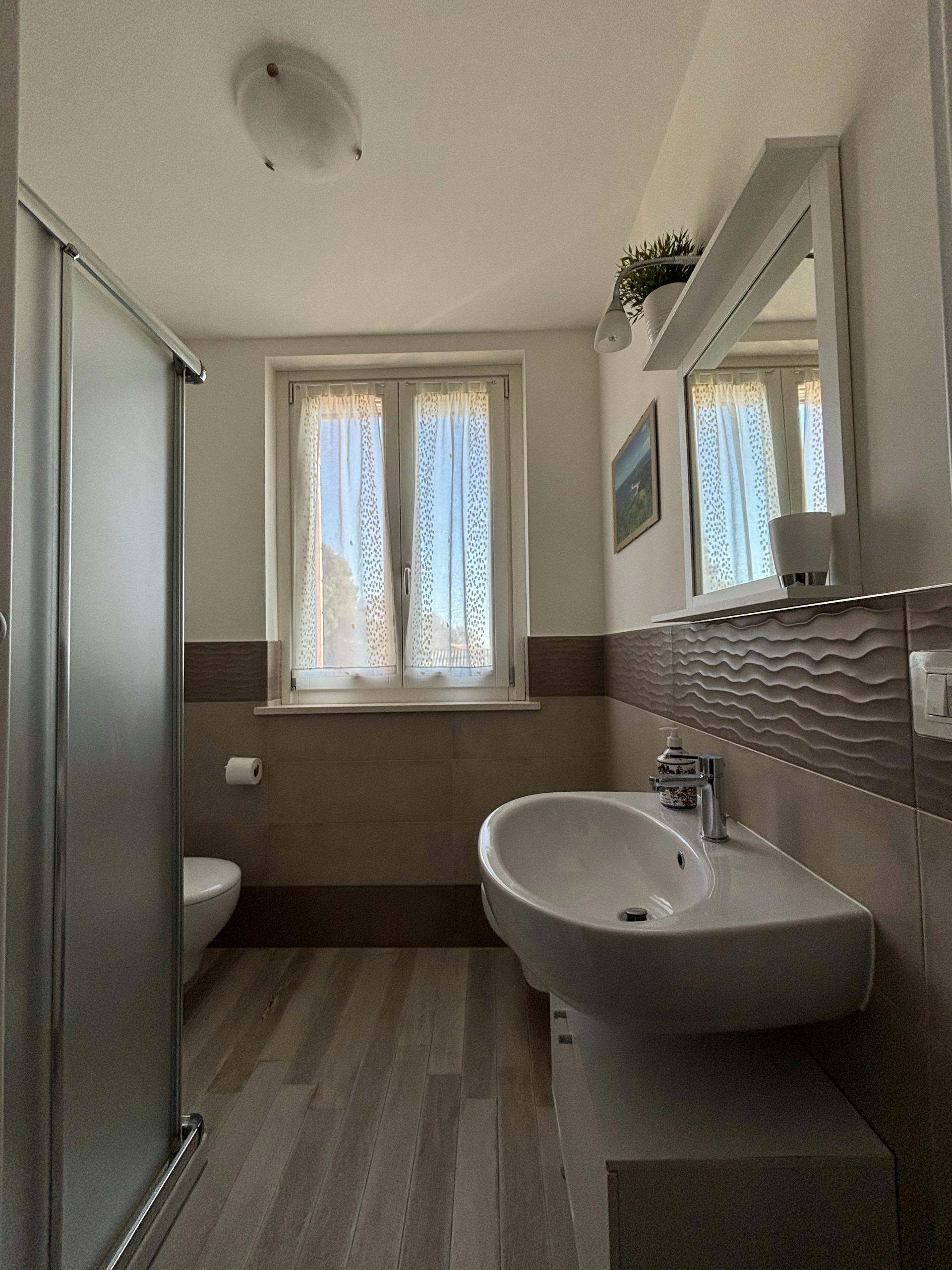 Il bagno è dotato di bidet