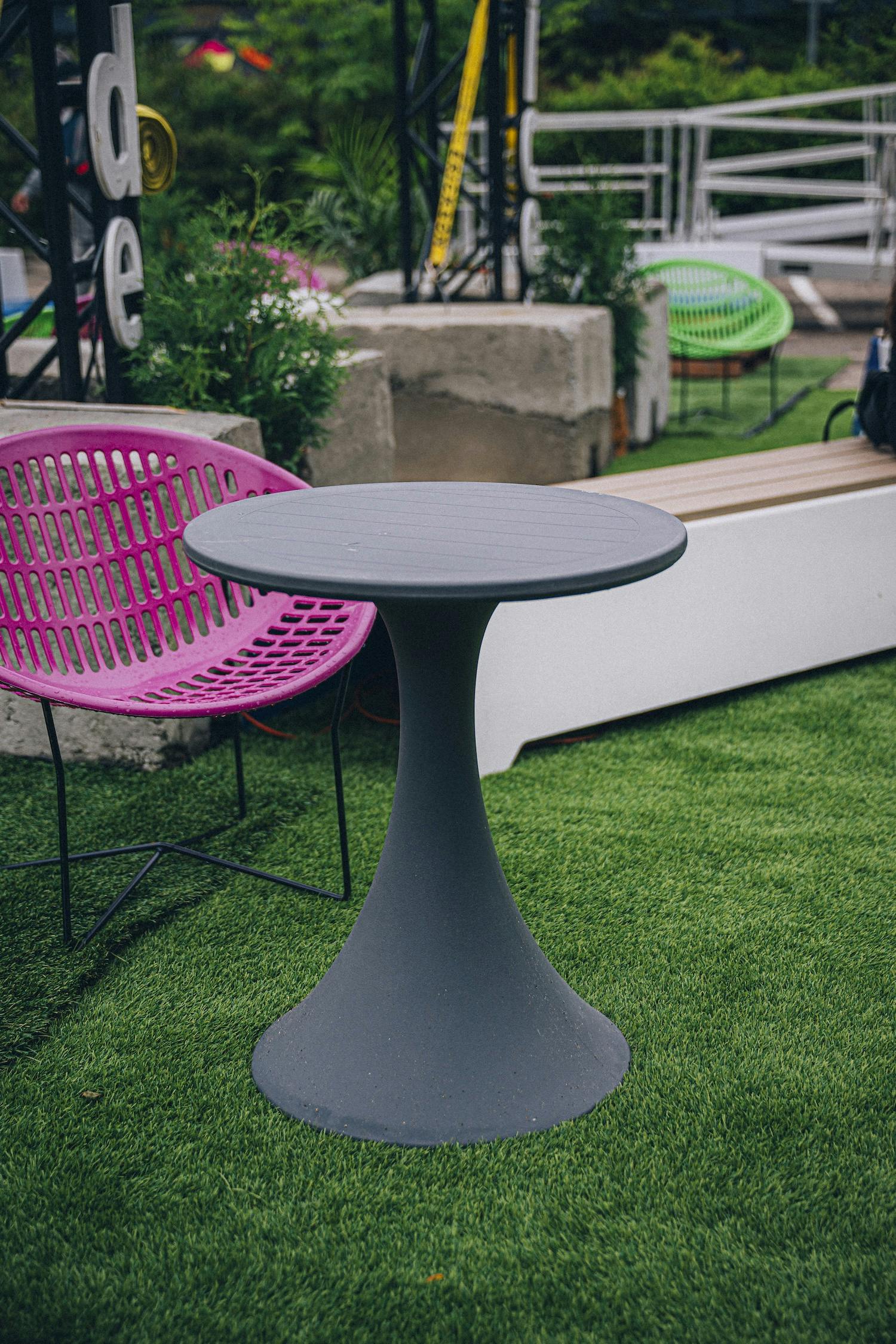 TABLE HAUTE GRISE