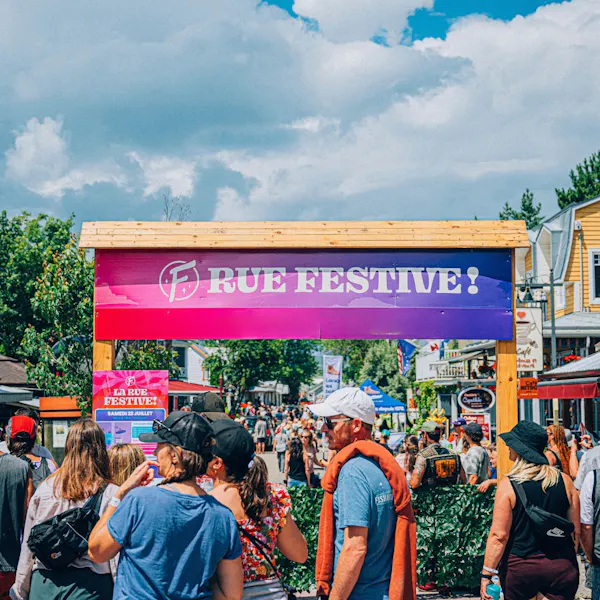 Rue Festive Benjamin Moore