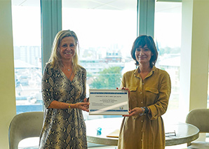 Le Groupe La Poste devient la première entreprise dont la communauté de mediateurs internes est labellisée