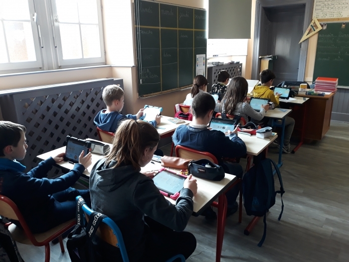 En Bourgogne-Franche-Comté, 5 établissements scolaires ont adopté la "classe numérique"