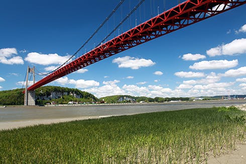 La rénovation du pont rouge de Tancarville sera partiellement assurée par un prêt de La Banque Postale.