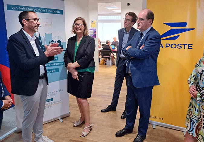 M. Thierry Costes, directeur FACE Grand Toulouse, Mme Hélène Lestarquit, sous-préfète à la ville de la préfecture de la Haute-Garonne, M. Timothée Delacôte, directeur général de FACE, M. Jean Castex, président de FACE, Mme Anne-Valérie Crespo-Febvay, déléguée au développement régional du groupe La Poste en Occitanie.