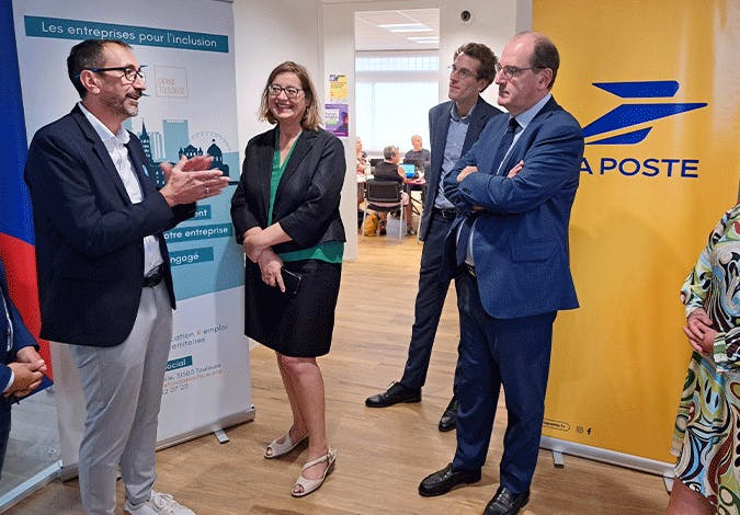 M. Thierry Costes, directeur FACE Grand Toulouse, Mme Hélène Lestarquit, sous-préfète à la ville de la préfecture de la Haute-Garonne, M. Timothée Delacôte, directeur général de FACE, M. Jean Castex, président de FACE, Mme Anne-Valérie Crespo-Febvay, déléguée au développement régional du groupe La Poste en Occitanie.