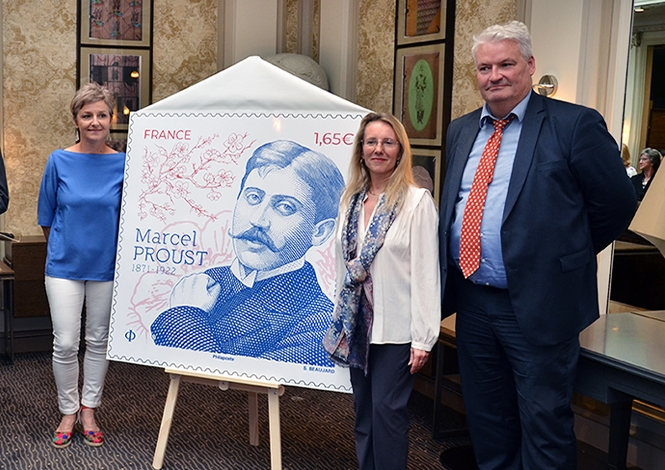 Timbre Marcel Proust officiellement dévoilé le 30 mai 2022 à l’hôtel Littéraire Le Swann.