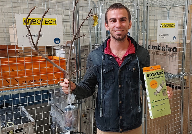 A travers son service Logissimo, une solution logistique sur-mesure, La Poste accompagne de nombreux entrepreneurs dont Louis Boudes, fondateur de Arbotech.