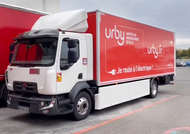 Urby verdit sa flotte de véhicules de livraison du dernier kilomètre avec un premier poids lourds électrique 16 tonnes.
