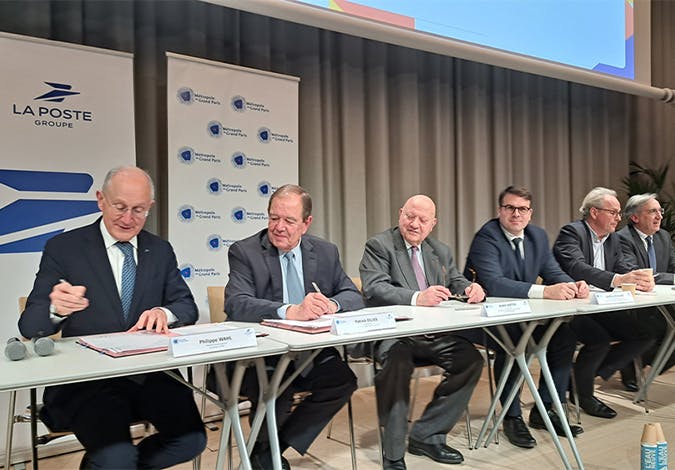 La convention cadre de partenariat entre la Métropole du Grand Paris et le groupe La Poste identifie sept domaines privilégiés dans lesquels s’inscriront leurs actions conjointes.