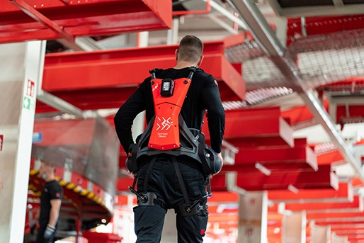Robots relieve strain on the back: DPD Germany starts long-term test with exoskeletons