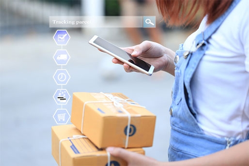 Depuis l’application mobile La Poste, il sera possible de géolocaliser les points de contact de La Poste à proximité et les services proposés, qu’ils soient physiques ou numériques
