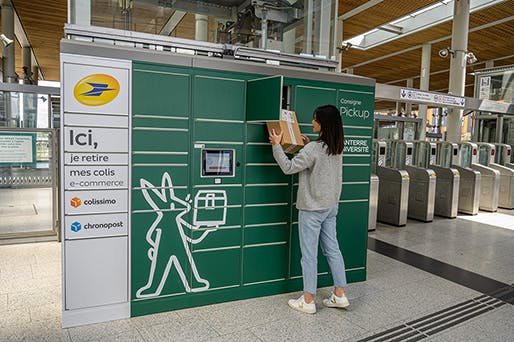 le groupe La Poste s’est associé à la RATP pour proposer aux voyageurs empruntant le réseau d’Île-de-France Mobilités un nouveau service de consignes automatiques Pickup